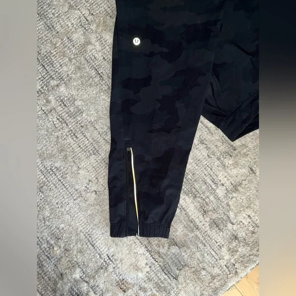 Lululemon Surge Joggers – Black Camo, Reflective Logo, Zipper (Men’s Size S) - Picture 2 of 3